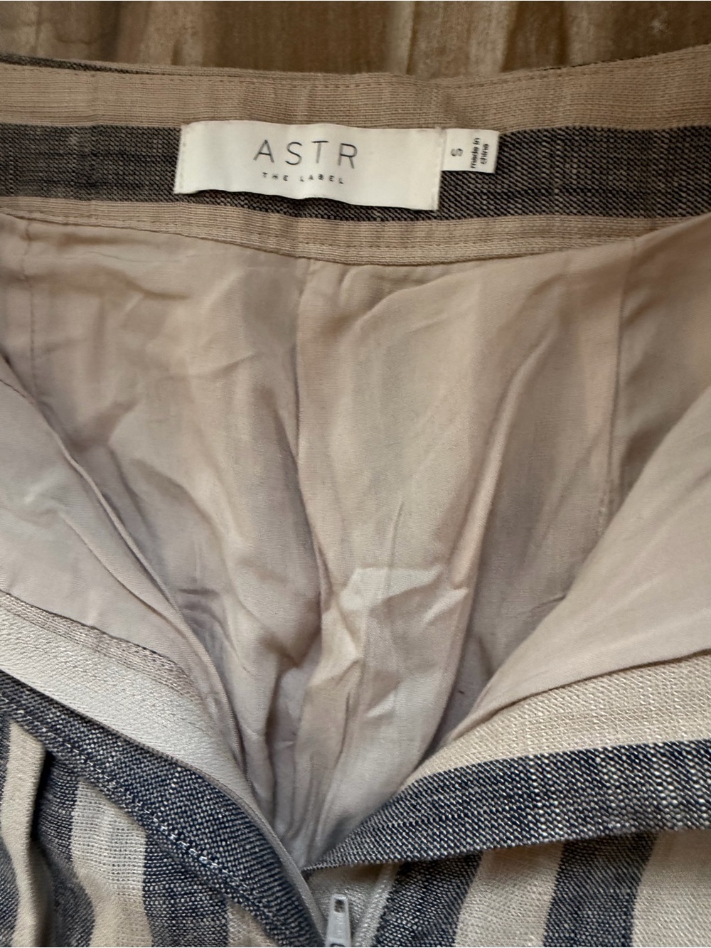 Astr Striped Wide-Leg Cropped Pants in Cream and Navy - Picture 4 of 4